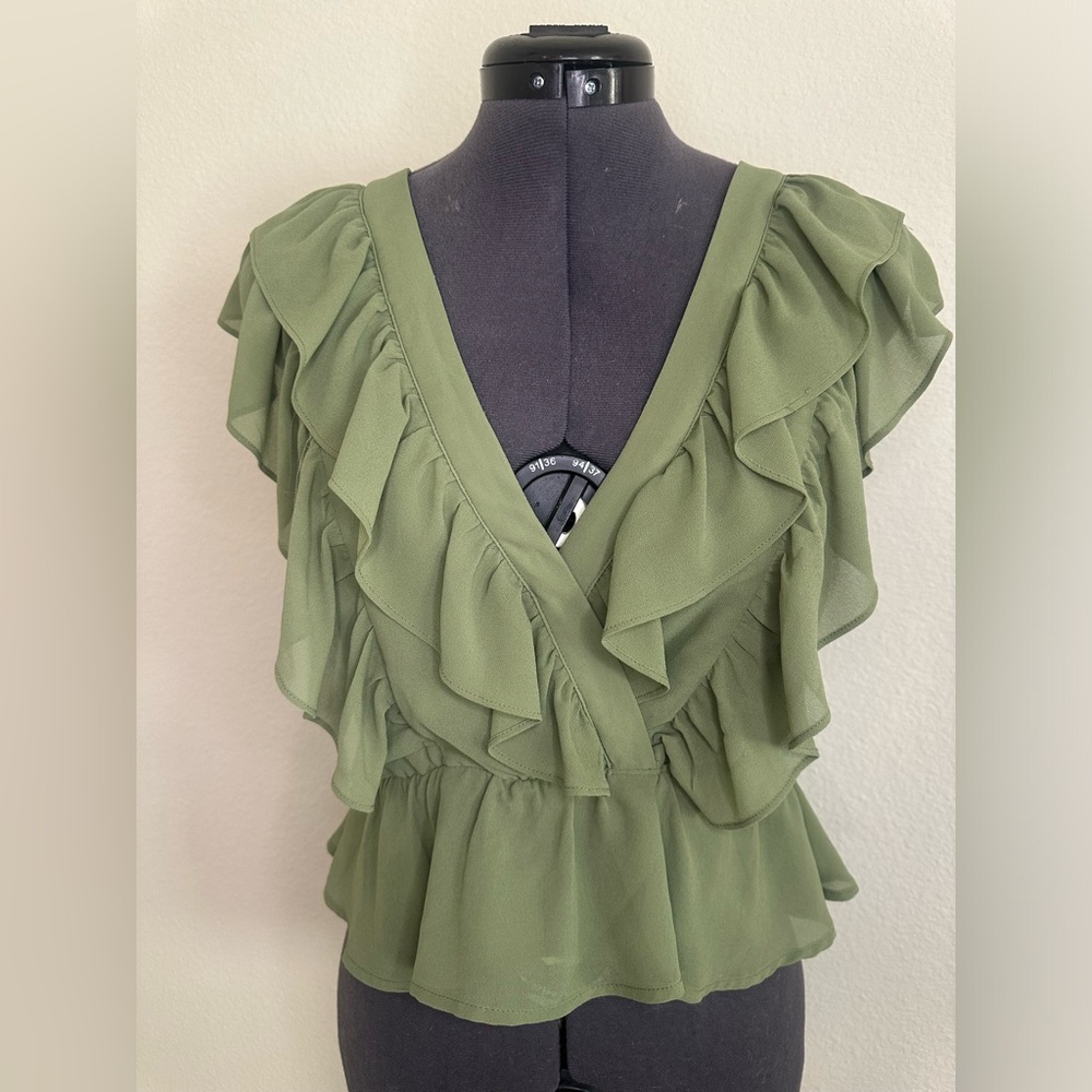 WAYF Tiered V-Neck Blouse Size XS- Green